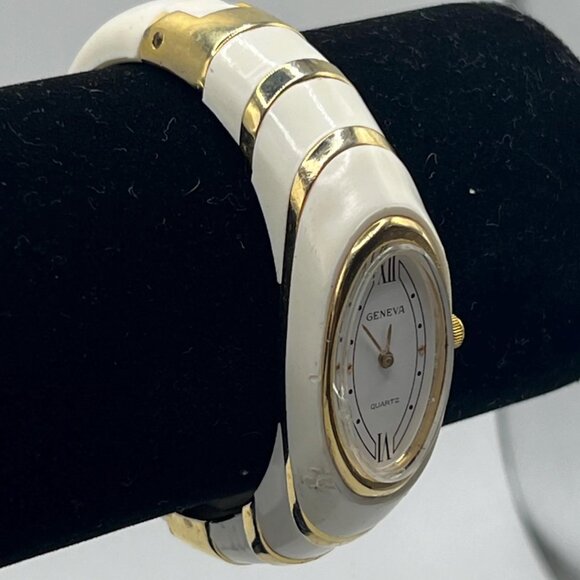 Chunky Vintage Quartz Oblong Geneva Cuff Watch - Picture 4 of 9